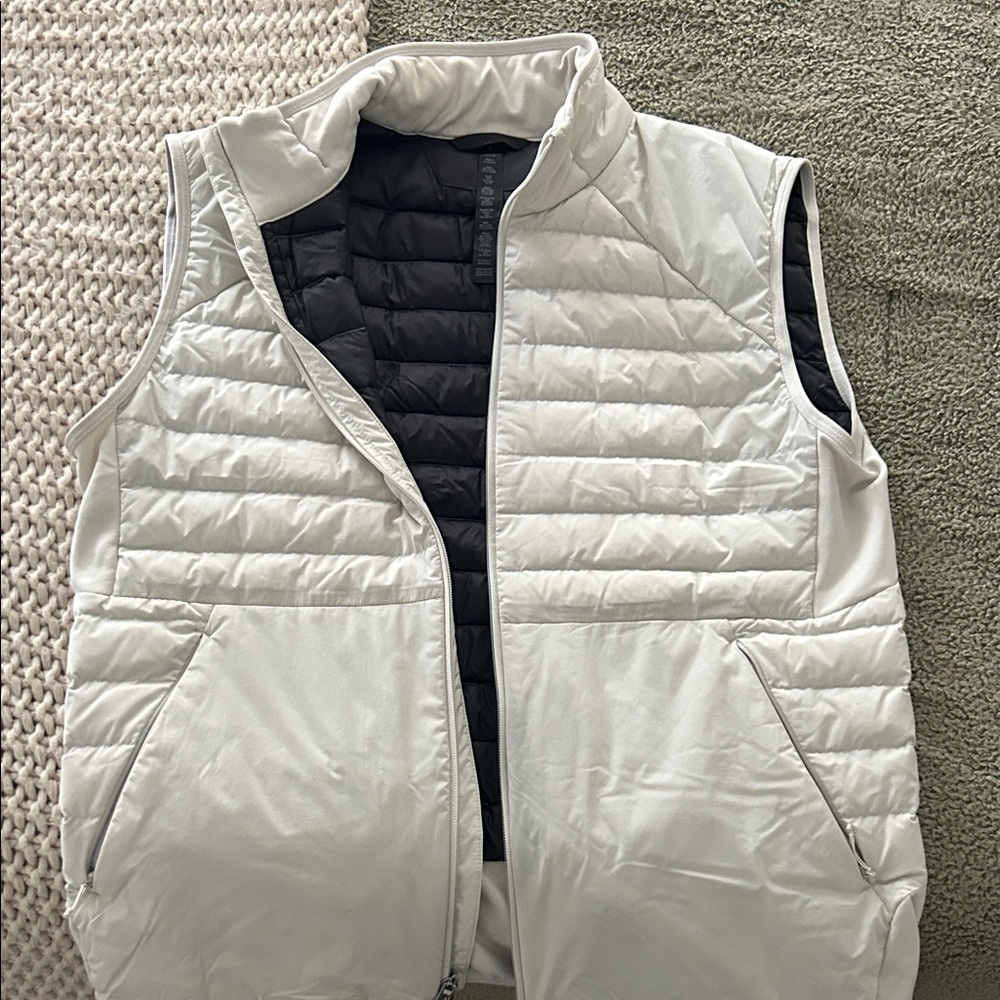 Lululemon Down for it all men’s vest